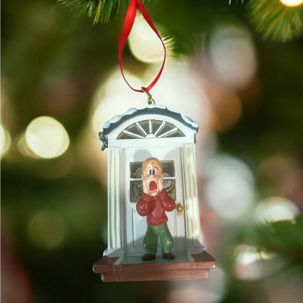 Home alone Holiday Doorway Ornament